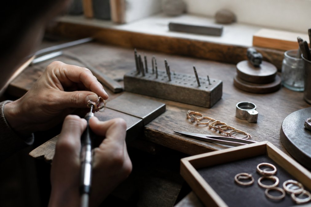 What Makes High Quality Custom Jewelry: 2026 Buyer's Guide